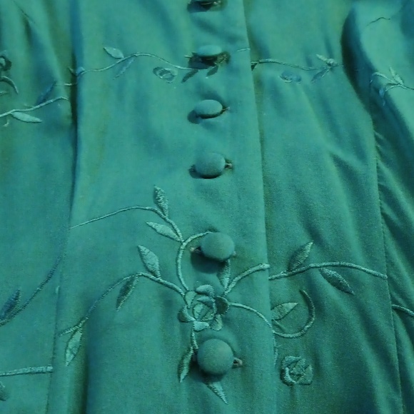 Green Textured Long Sleeve Dress - Picture 5 of 9